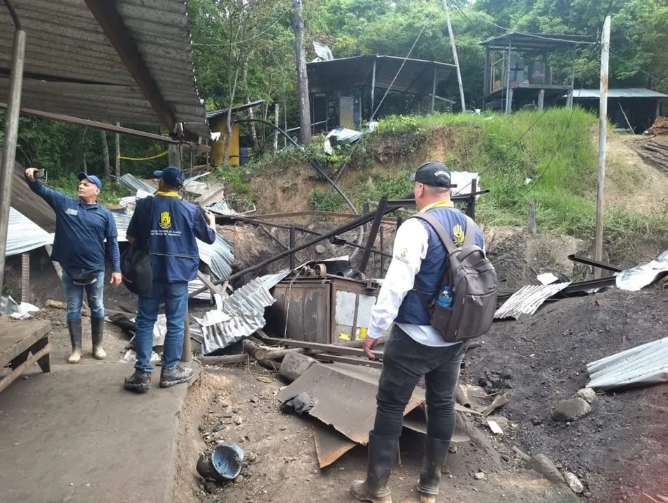Catorce mineros están atrapados por accidente en una mina en Colombia