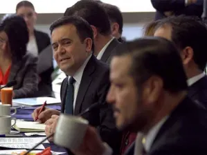México se levanta de la mesa si nos quieren hacer pagar el muro: SE