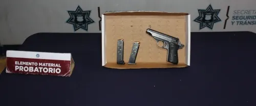 En distintas acciones, detuvo policía municipal a dos hombres en posesión ilegal de armas de fuego