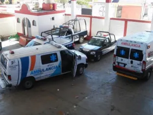 Fallece mujer policía que cayó de una patrulla