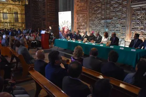 Editorial UDLAP presenta libro Los vitrales de la Iglesia Basílica Catedral de Puebla