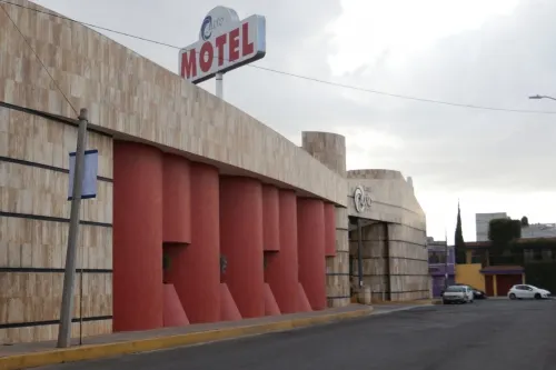 Pese a punto álgido de pandemia, moteles en Puebla continúan ofreciendo servicio