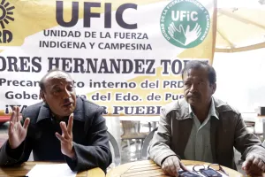 Aspirante a candidato del PRD se asume como salvador del partido