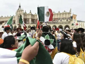 El Papa Francisco inicia visita a Polonia sin cambios por terrorismo