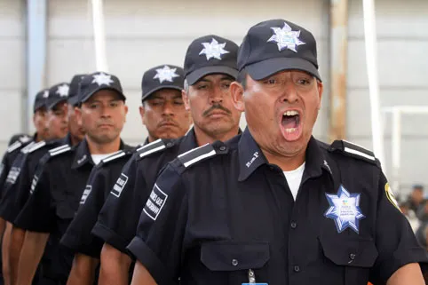 Ayuntamiento demuele casas en La Resurrección