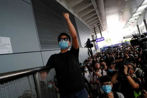 Nuevas protestas y disturbios en aeropuerto de Hong Kong