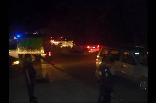 Se vuelca camioneta con equipo de básquetbol dejando cuatro muertos