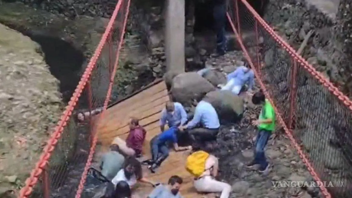 Colapsa puente colgante en Cuernavaca; edil, esposa y comitiva entre los heridos