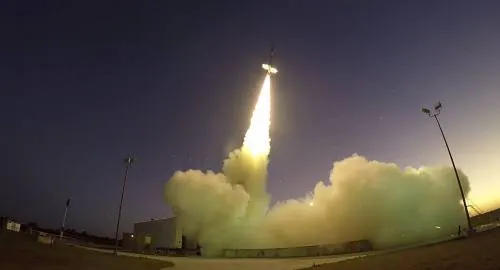 La NASA prueba el paracaídas supersónico con el que aterrizará en Marte (vídeo)