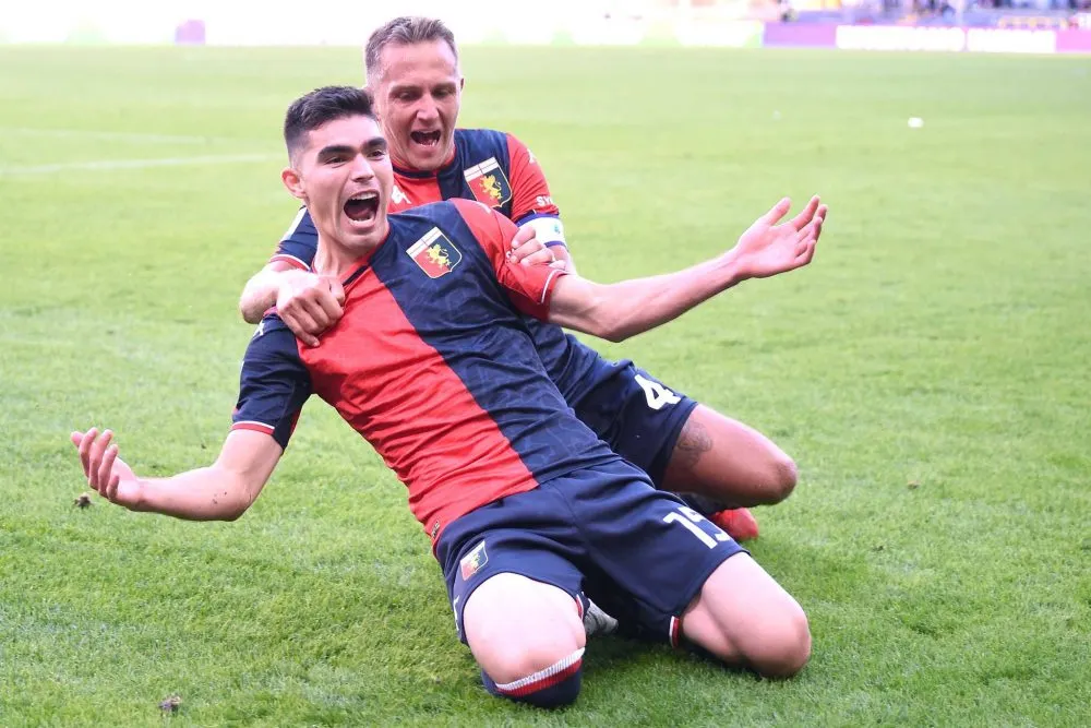 Johan Vásquez debuta con gol y salva de la derrota al Genoa