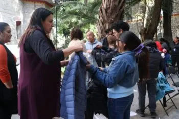 Abriga SEDIF Puebla a familias vulnerables con campaña invernal