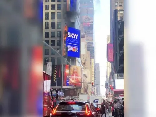 VIDEO: Se incendia espectacular digital en Times Square