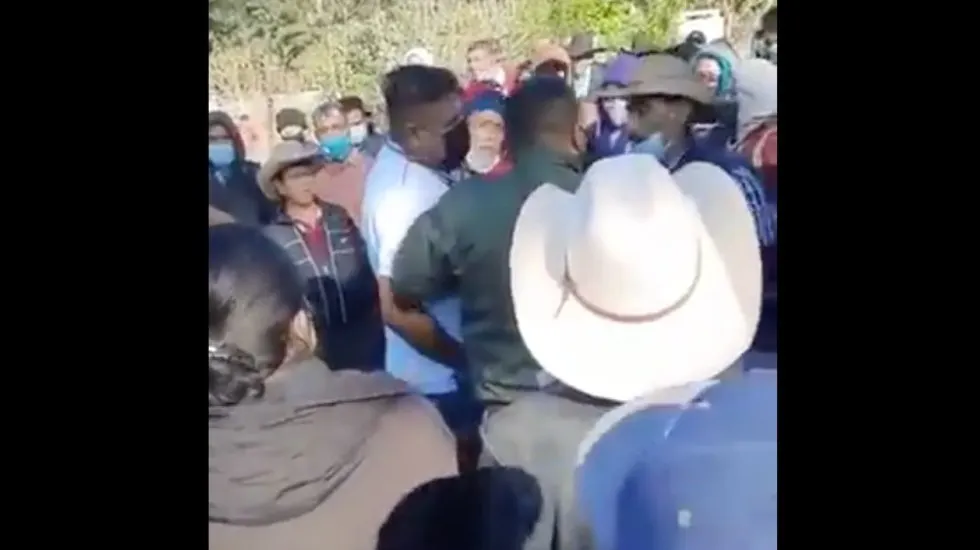 Pobladores intentan linchar a alcalde de Sola de Vega, Oaxaca
