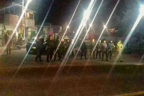 Un muerto y varios heridos, saldo de balacera entre policías y vándalos en Rafael Lara Grajales