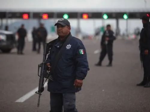 Asaltan a familia canadiense en la México-Puebla