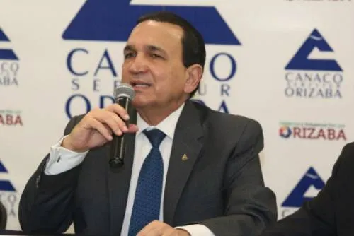 Aumento a salario mínimo debe asegurar compra de la canasta básica: Concanaco