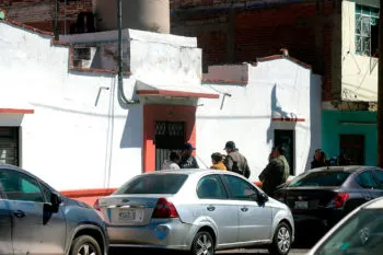 Catea Fiscalía de Puebla inmueble en la colonia Tierra y Libertad, por posible venta de autopartes robadas