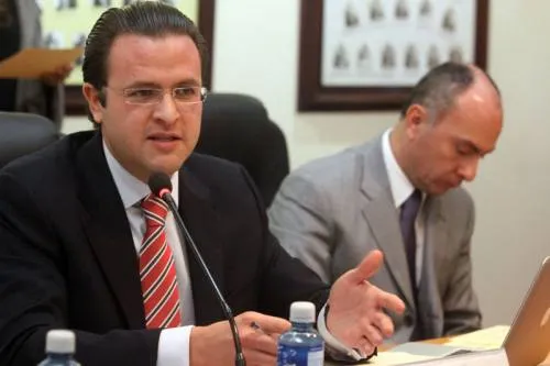 Alcaldes del distrito de Teziutlán le hacen un vacío al diputado Juan Pablo Piña