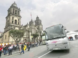 Peña ordena crear una fiscalía especial; PGR abre expediente de normalistas desaparecidos