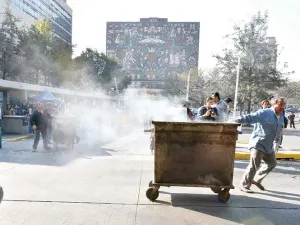 Violencia en la UNAM por un ‘dealer’; PGR captura a narcomenudista