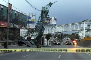 Fuertes vientos azotan a Puebla; PCM atiende caídas de árboles y espectaculares