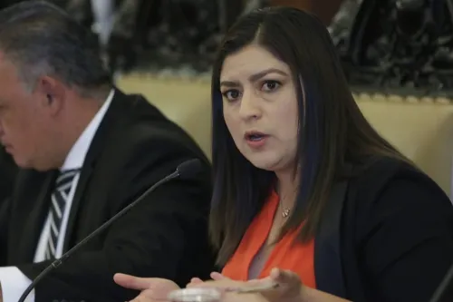 Claudia Rivera está distraída en sus viajes y por ello el desastre en la ciudad: Israel Pacheco