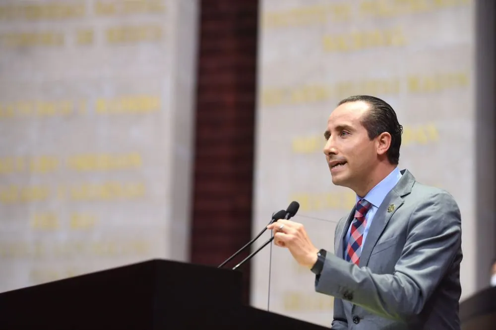 Necesario reformas para sancionar severamente violencia en estadios : Mario Riestra