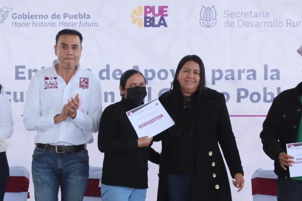 Entrega SDR apoyos a productores de valle de Libres y Sierra Nororiental