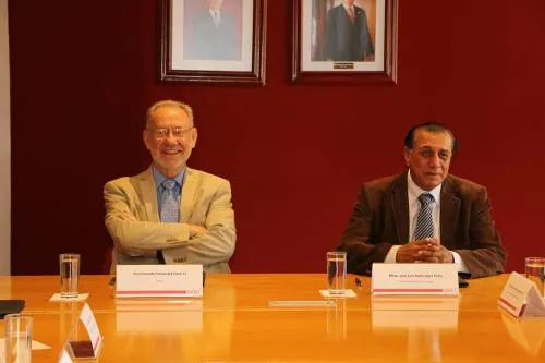 Impulso a Mipymes y emprendedores, objetivo del convenio entre IBERO Puebla y AMIC
