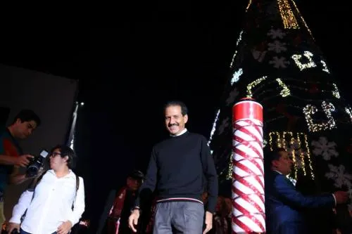 Se enciende la Navidad en la BUAP