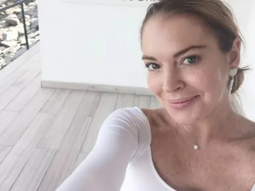 Arrestan a papá de Lindsay Lohan por estrangular a su esposa
