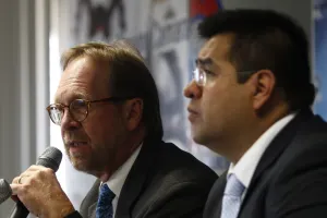 Exhorta Canacintra a firmas comprar autos a VW para enfrentar crisis