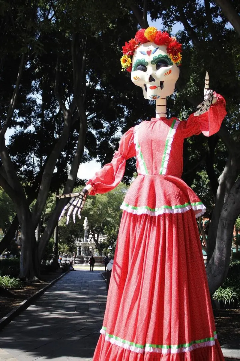 ayto-pue-paseo-de-flores-y-catrinas