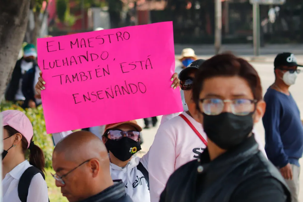 Maestros manifestándose