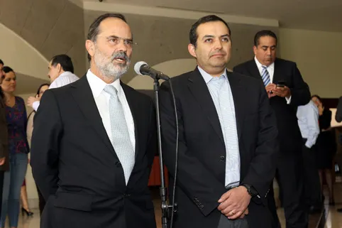 Reelección de alcaldes y segunda vuelta presidencial entran en agenda del PAN