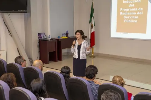 Capacita Secretaría de Administración a funcionarios en el rediseño del servicio público