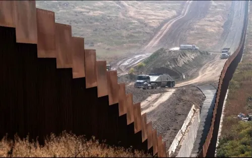 Estados Unidos inicia proceso de licitación del muro