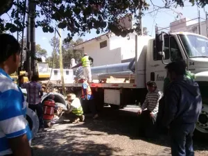 Se arma trifulca por instalación de torre de Telcel en Rincón Arboledas