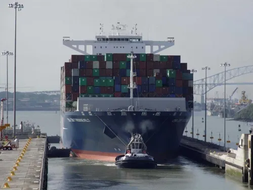 Canal de Panamá gana dinero como nunca en su historia