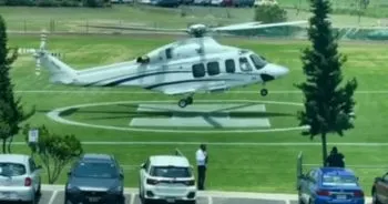 Estudiante se viraliza por llegar a la universidad en helicóptero; “y yo debiendo un viaje en Uber”