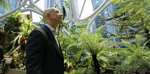 Dueño de Amazon diseñó un reloj para medir el tiempo durante 10,000 años