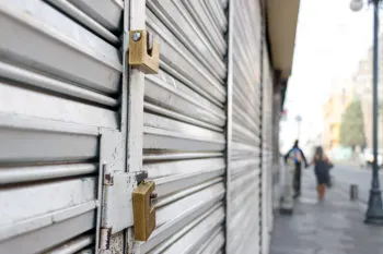 Por presencia de ambulantes, negocios del Centro Histórico de Puebla han cerrado sus puertas: Turismo municipal
