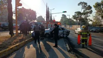 Choque entre patrulla estatal y Uber deja un lesionado en La Ciénega