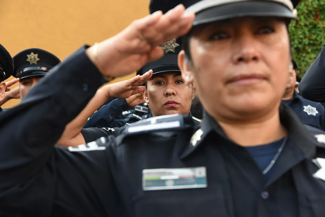 Mujer policía