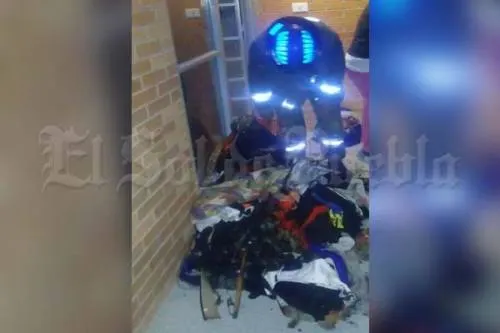 Se incendia departamento en San José Chapulco