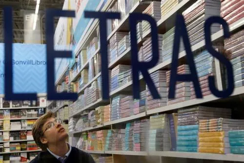Precio único del libro permitiría acercar a la población a la lectura: Sergio Mayer