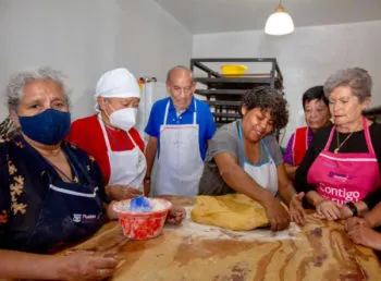 SMDIF Puebla invita a las personas adultas mayores a inscribirse al Taller de Panadería