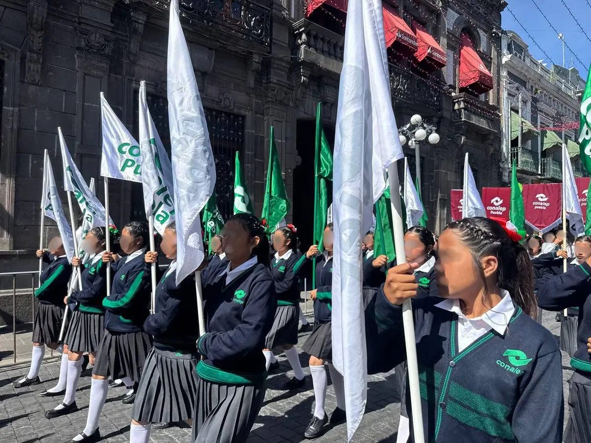 Refuerza Conalep Puebla valores cívicos en desfile del 16 de septiembre