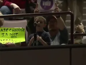VIDEO: Niño defiende a mexicanos y critica el muro de Trump