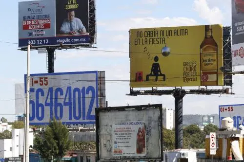 Clausuran 46 espectaculares que carecían de permisos, en campañas se agudizarán inspecciones